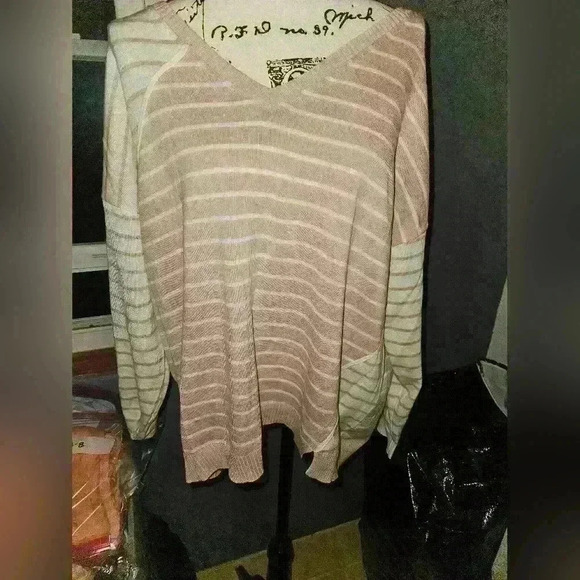 Motto Sweaters - Motto Womans Long Sleeve Sweater Size 1X